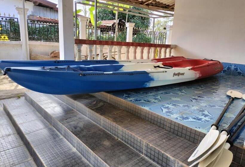 پانسیون Anouxa Riverview Guesthouse