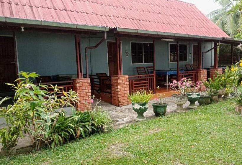 پانسیون Anouxa Riverview Guesthouse