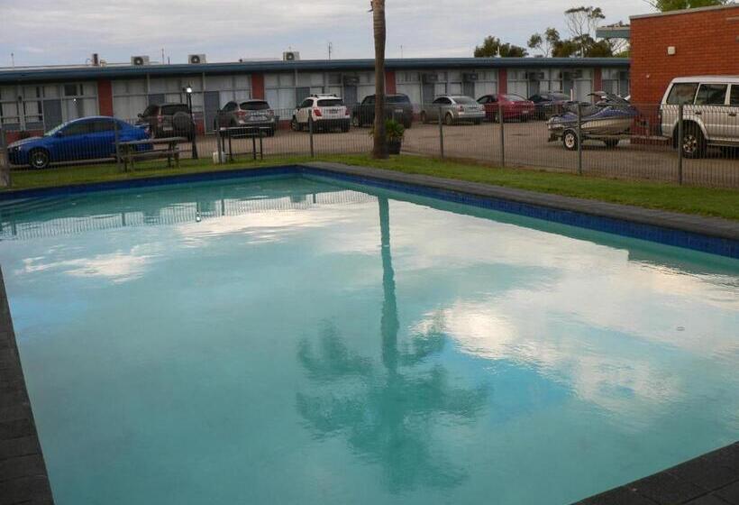 Ship Inn Motel