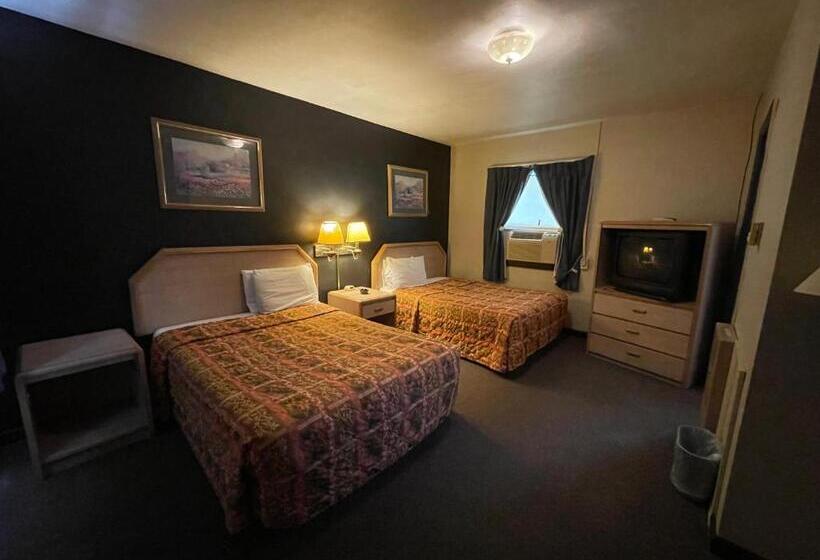 Twin Pine Motel