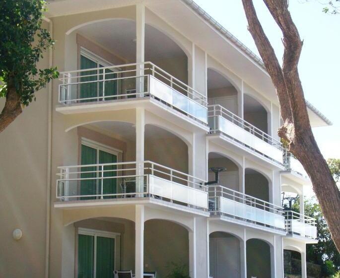 هتل Hôtel Bois Joli