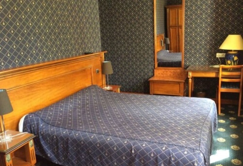호텔 Logis Hôtel & Restaurant   Le Château Des Tourelles