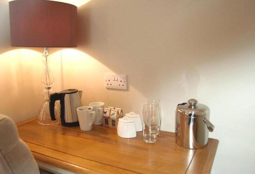 مبيت وإفطار The Red Cow