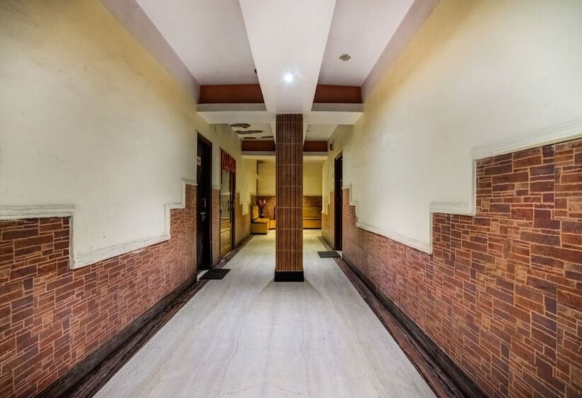 هتل Hilltop By Oyo Rooms