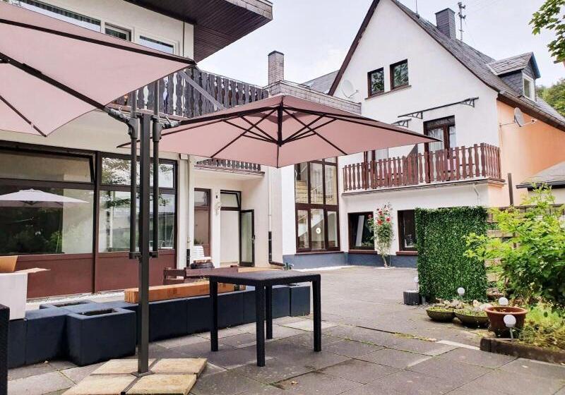 ペンション Niederdreisbacher Hof