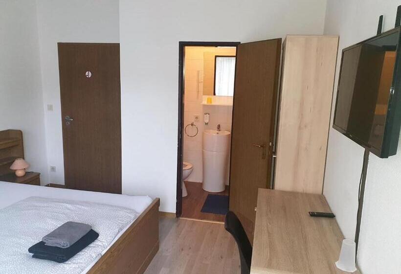 ペンション Niederdreisbacher Hof