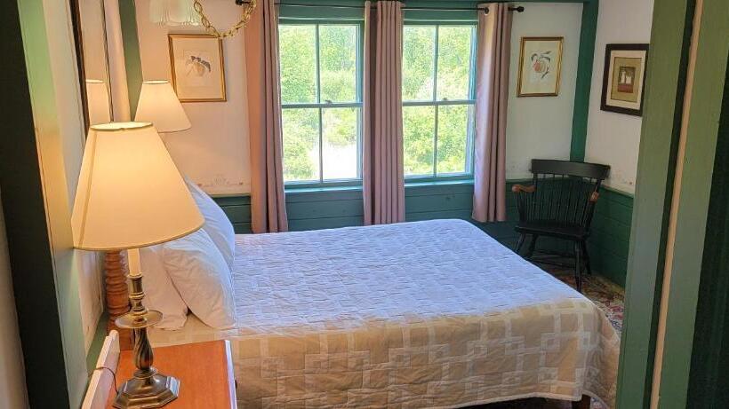 فندق صغير Hawks House Inn