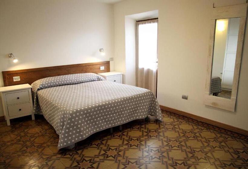 호스텔 Locanda Il Gigante