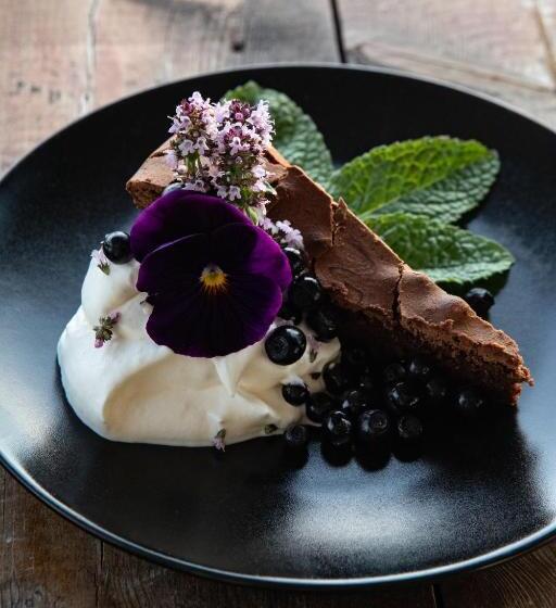 בית מלון כפרי Upperud 9:9