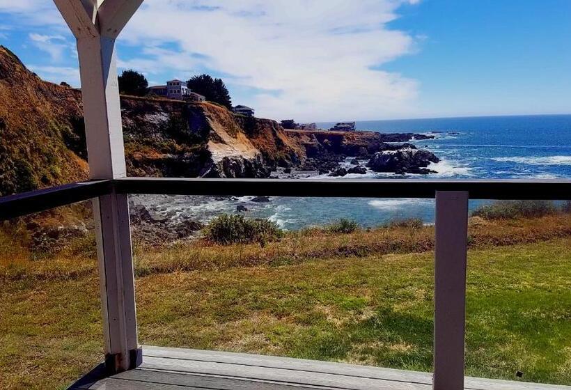 Общежитие The Castle Inn Of The Lost Coast