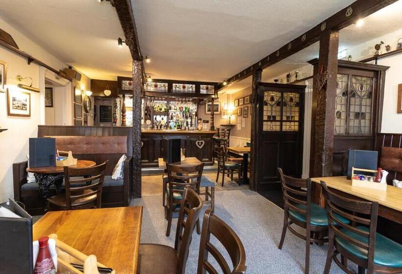 فندق صغير The Wheatsheaf Inn