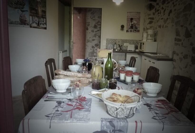 Bed and Breakfast Chambres D Hôtes Le Chateau Rouge