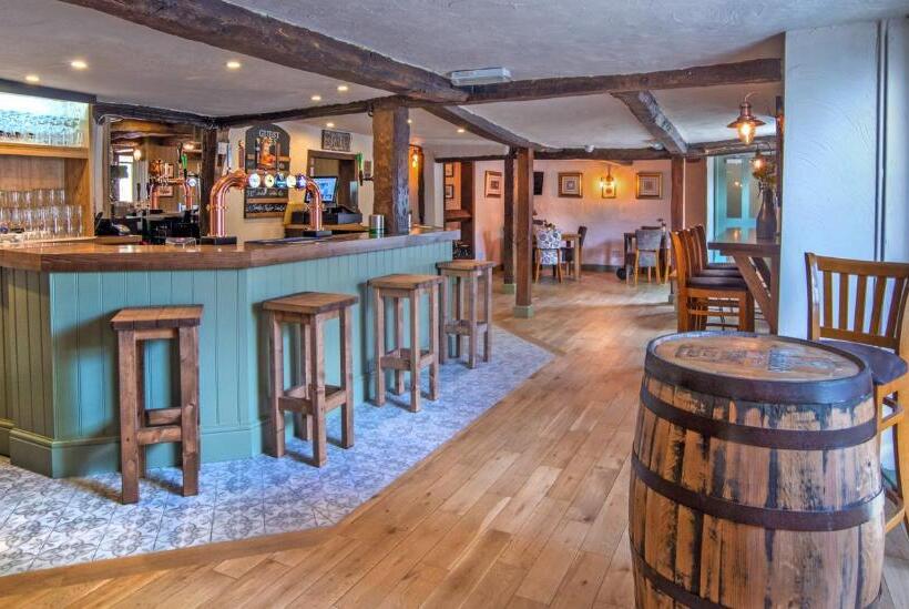 민박 Chequers Inn