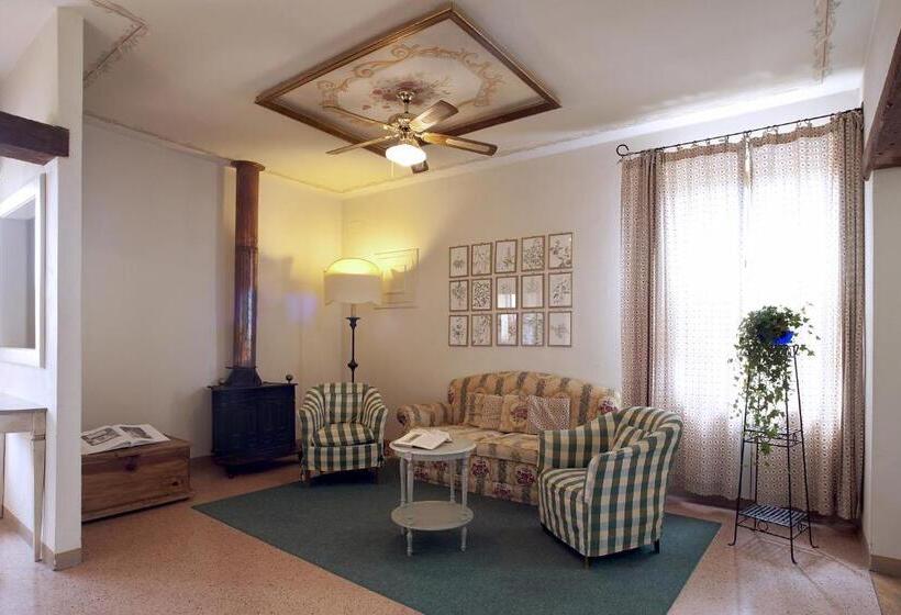 ベッドアンドブレックファースト Fattoria Santa Lucia Borgo Alla Cantina