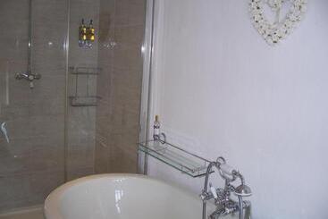 Fernside Bed And Breakfast