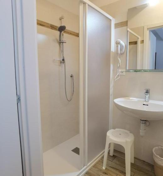 בית מלון כפרי Albergo Miralaghi