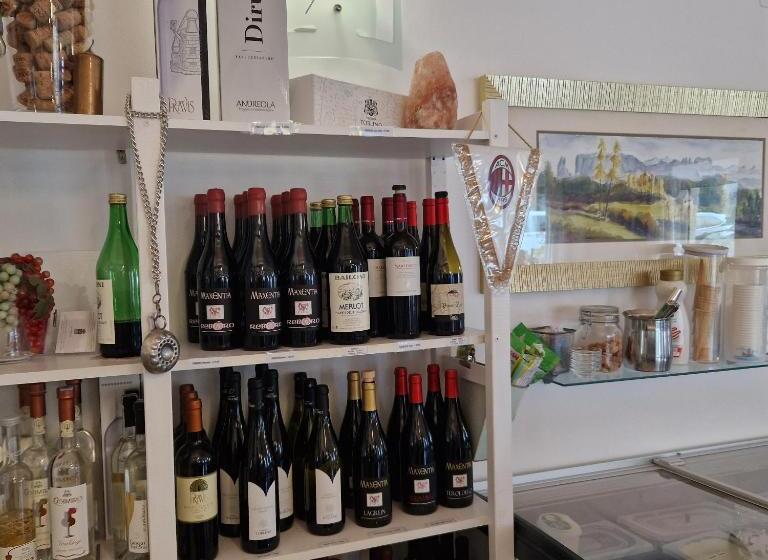 בית מלון כפרי Albergo Miralaghi