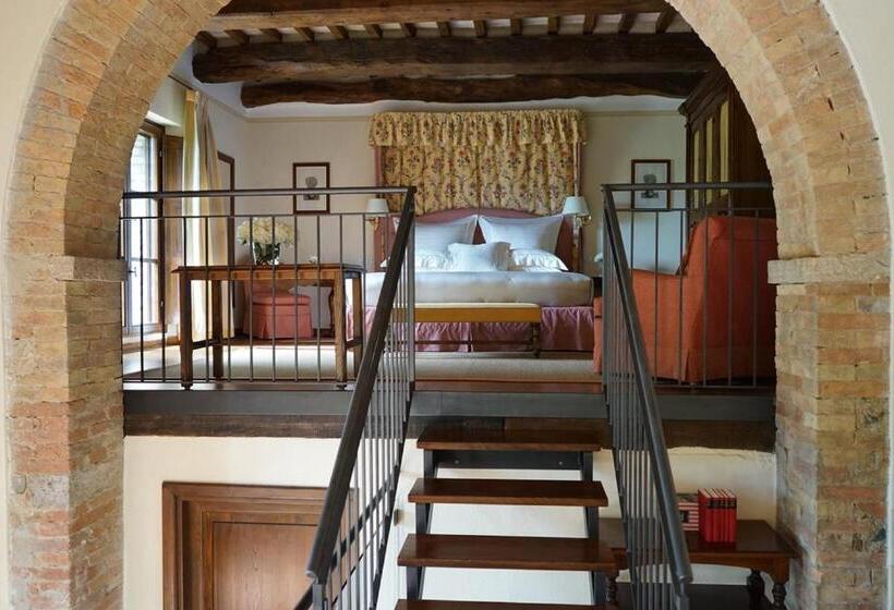 Отель Castello Banfi Il Borgo Relais Et Chateaux