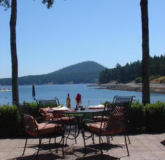 فندق Galiano Oceanfront Inn & Spa