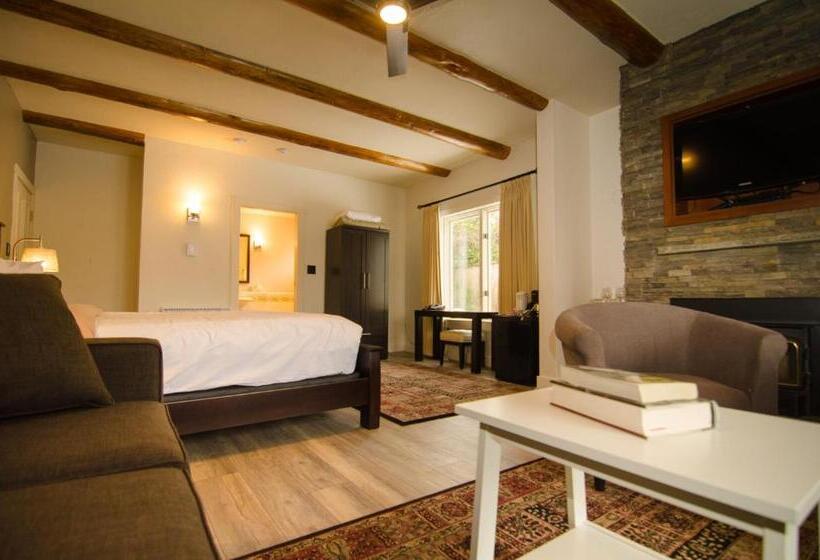 فندق Galiano Oceanfront Inn & Spa