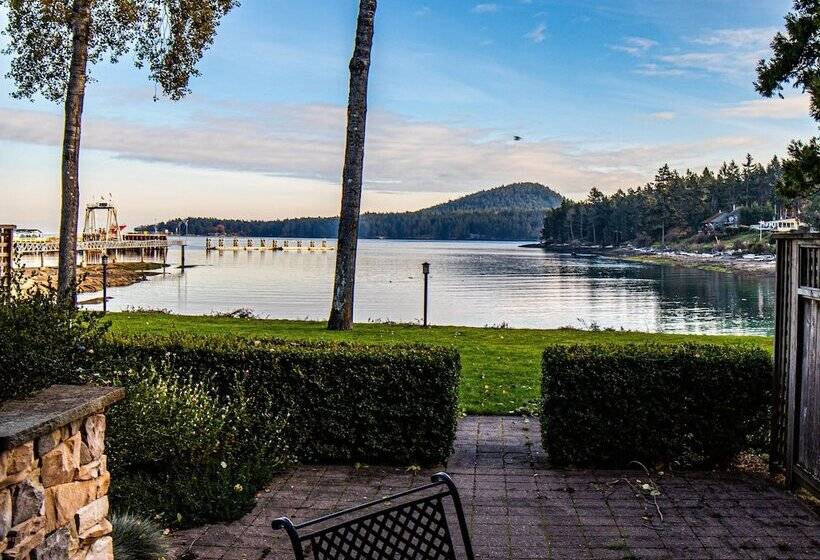 فندق Galiano Oceanfront Inn & Spa