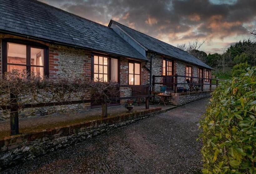 호텔 Luccombe Farm Holiday Cottages