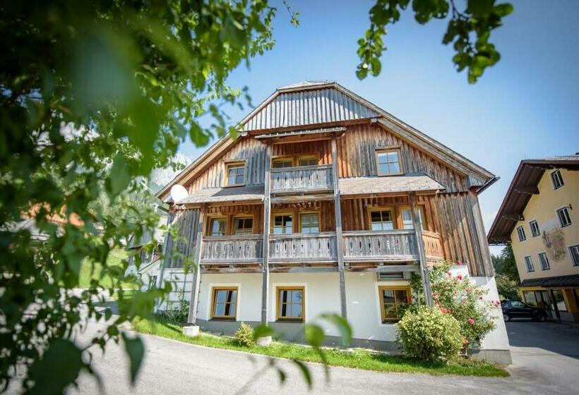 ホテル Mayer   Wirtshaus Und Dorf