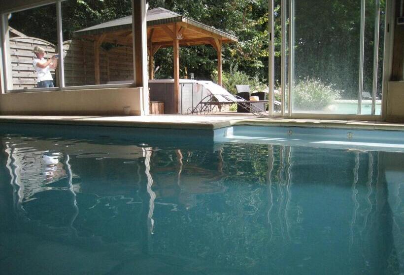 ペンション Chambres D Hotes Spa Château D Omiécourt