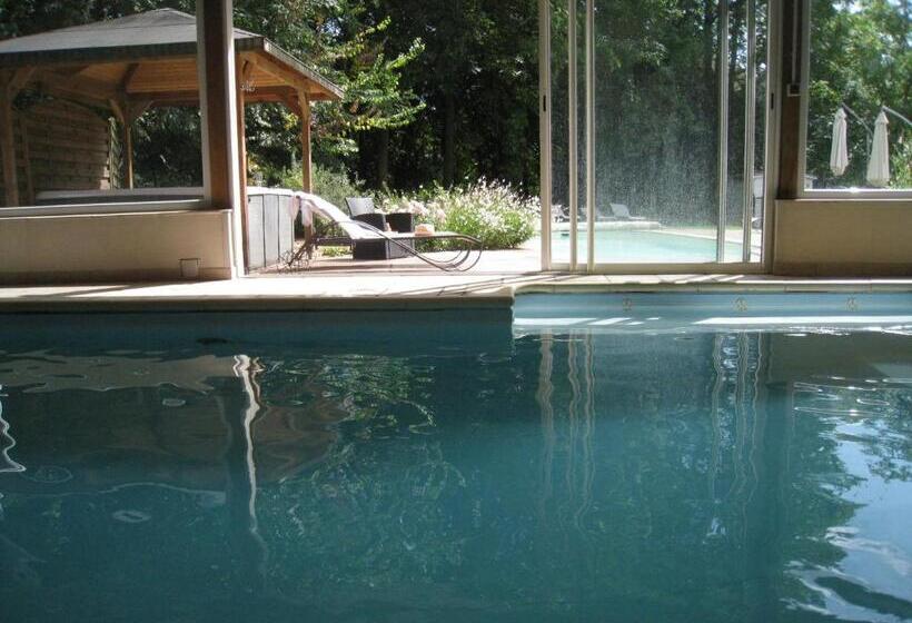 ペンション Chambres D Hotes Spa Château D Omiécourt