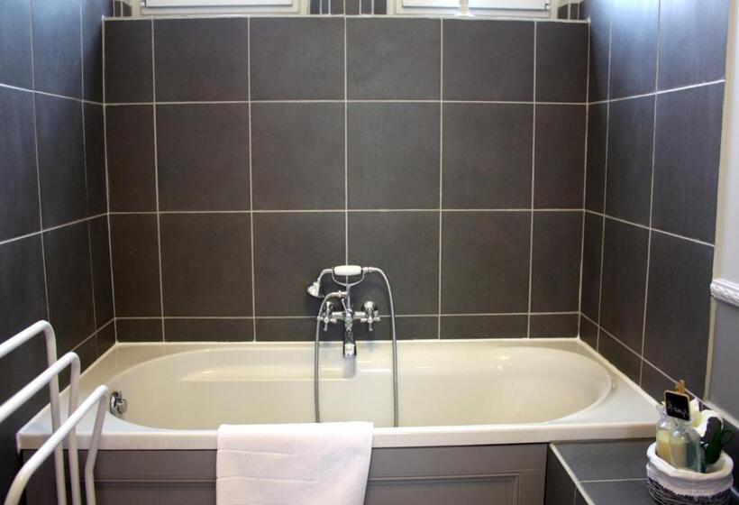 ペンション Chambres D Hotes Spa Château D Omiécourt