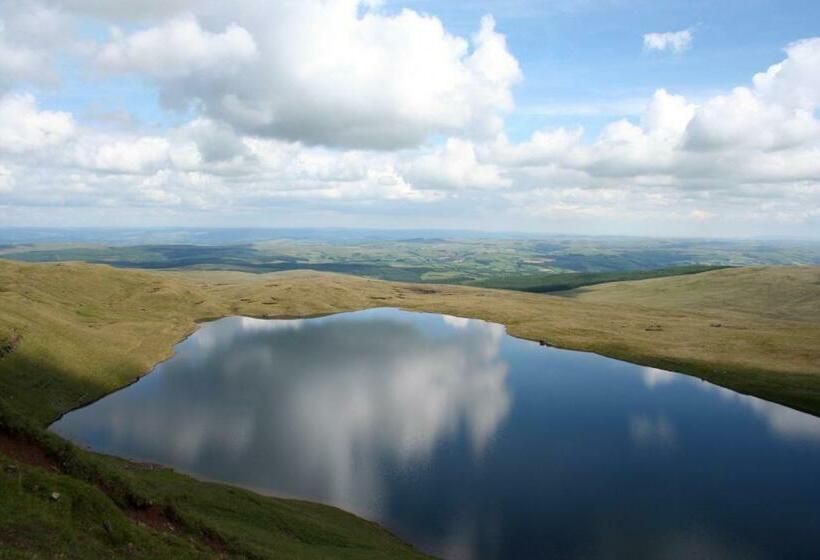بنسيون Llanerchindda Farm Guest House