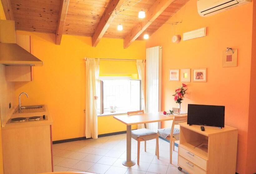 بنسيون Miniappartamenti, Camere Lanterna Blu