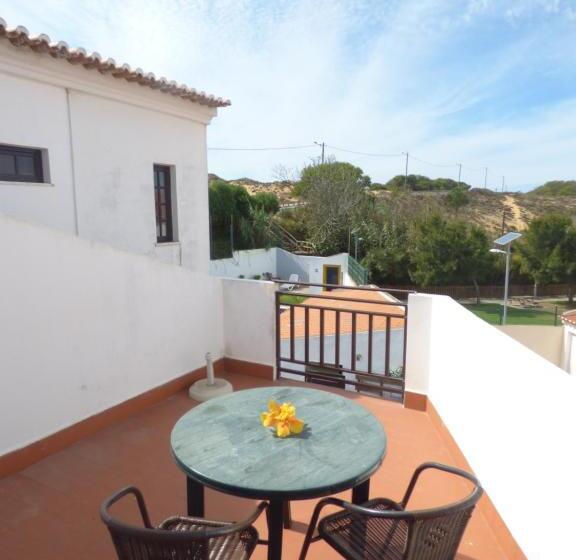 Пансион Vicentina Rooms By Casas Do Alentejo