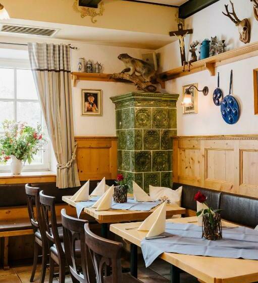 펜션 Zum Fally   Landgasthof