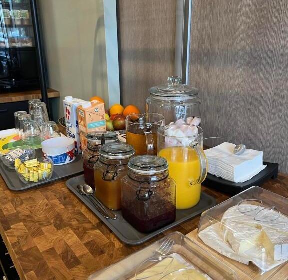 هتل Au Bec Fin Hôtel
