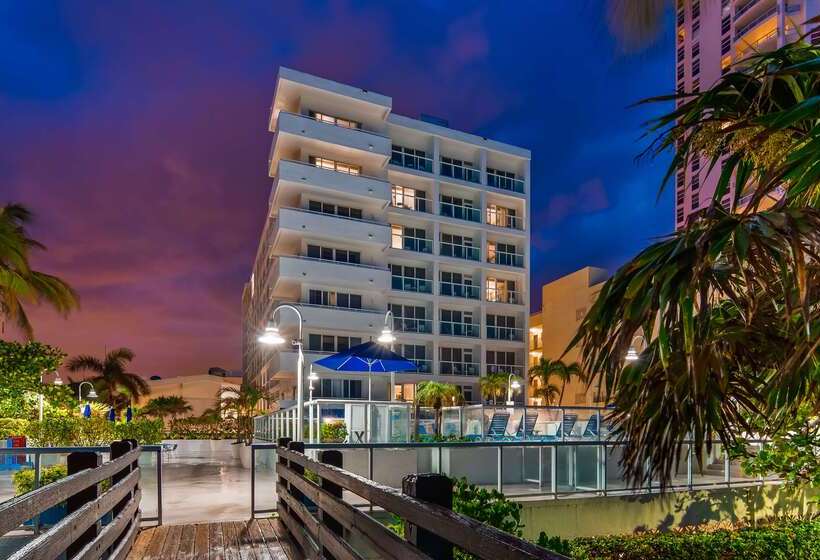 هتل Best Western Plus Atlantic Beach Resort