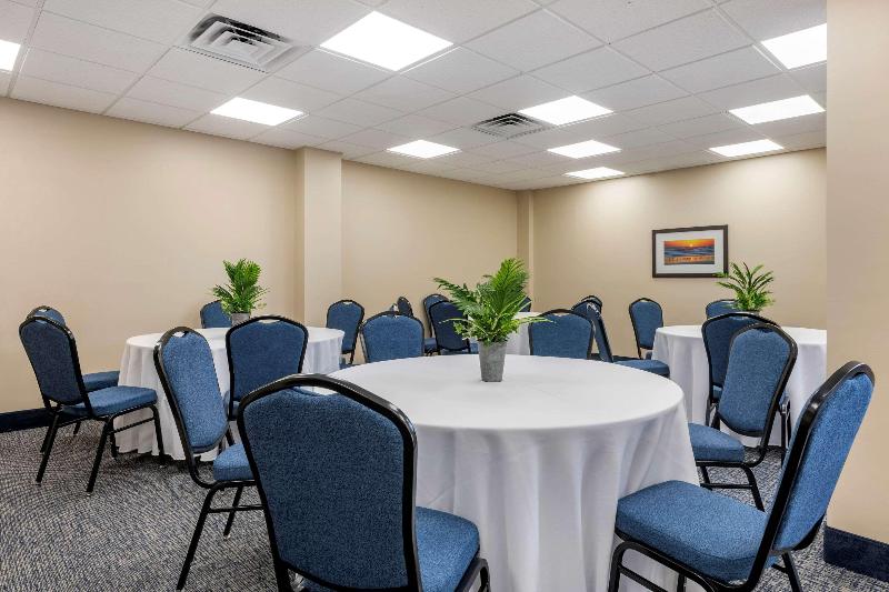 ホテル Comfort Inn & Suites Daytona Beach Oceanfront