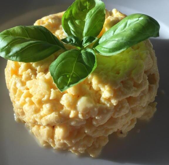 Hotel Coral Gables Guesthouse & Campsite