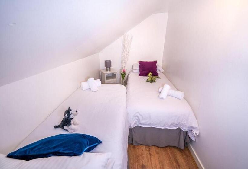 酒店 Coral Gables Guesthouse & Campsite
