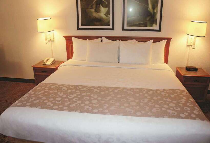 هتل Econo Lodge Augusta North   Washington Road