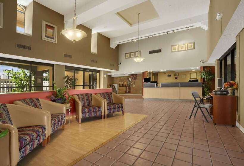 酒店 Days Inn By Wyndham Buena Park