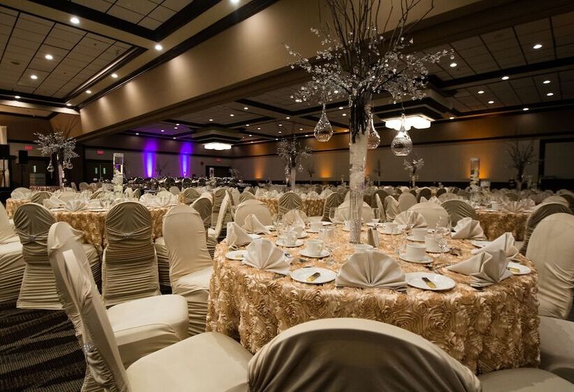 هتل Edmonton Inn And Conference Centre