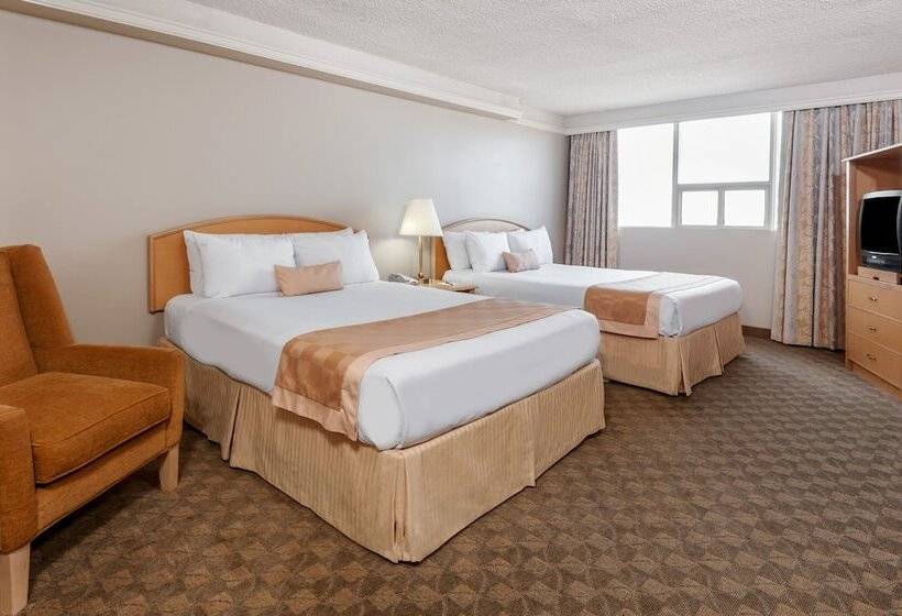 هتل Edmonton Inn And Conference Centre