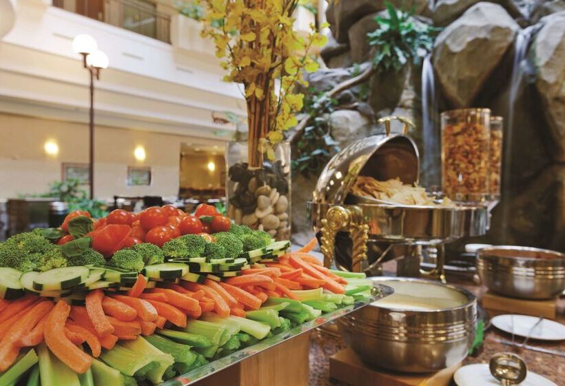 هتل Embassy Suites By Hilton Anaheim South