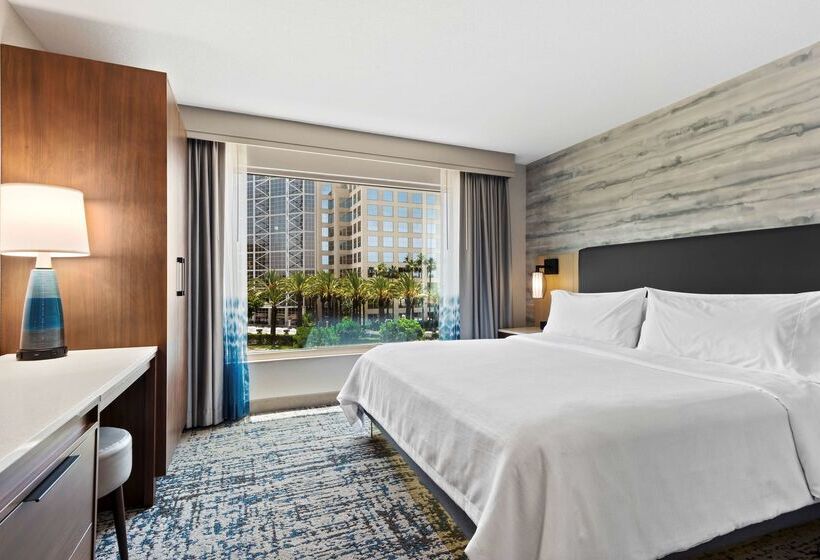 هتل Embassy Suites By Hilton Anaheim South