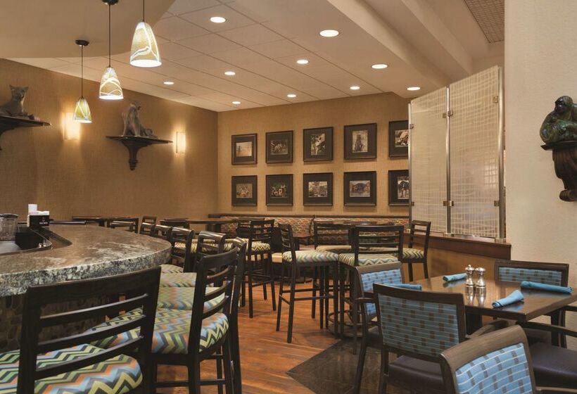 هتل Embassy Suites By Hilton Anaheim South