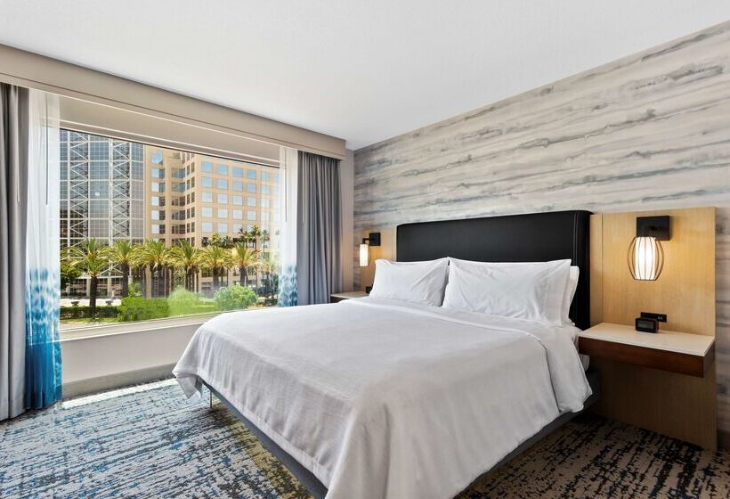 هتل Embassy Suites By Hilton Anaheim South