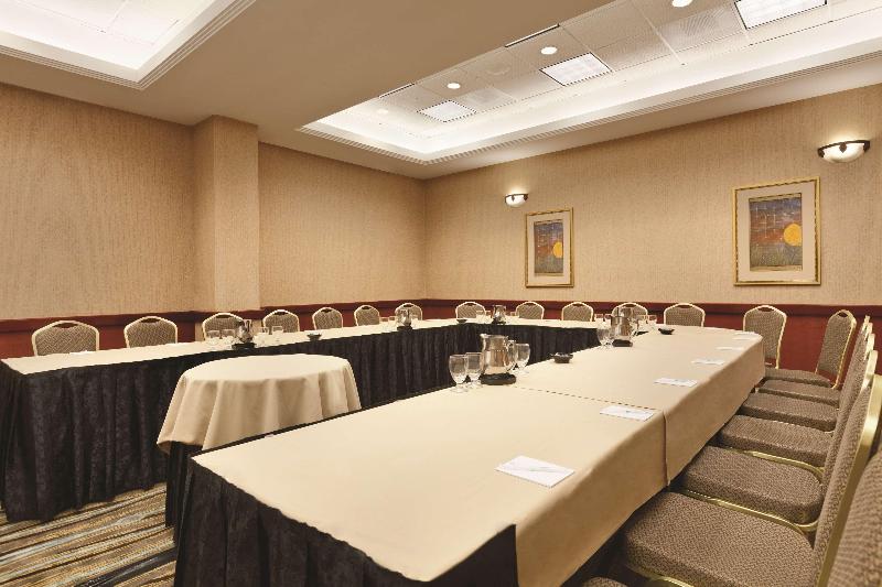هتل Embassy Suites By Hilton Anaheim South