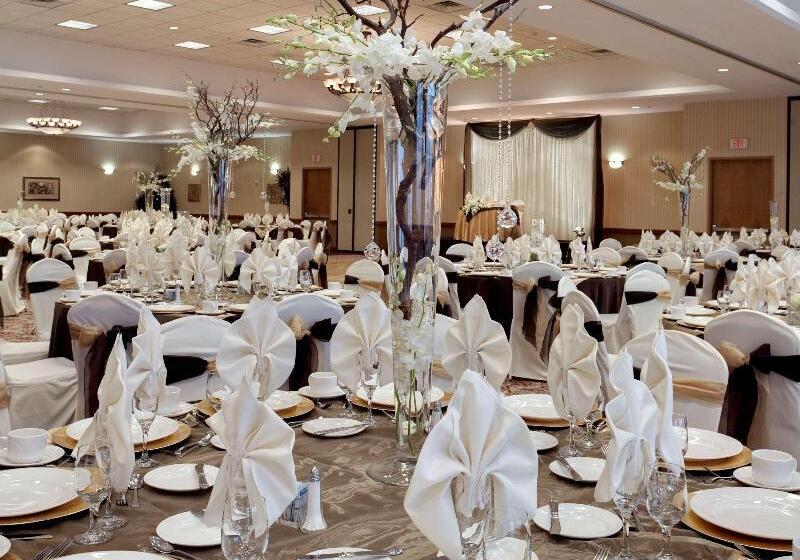 هتل Embassy Suites By Hilton Anaheim South