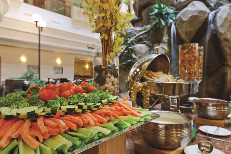 هتل Embassy Suites By Hilton Anaheim South